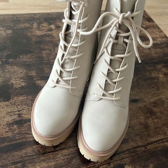 Dolce Vita DV • Jealous Block Heel Lug Boots - Picture 5 of 5